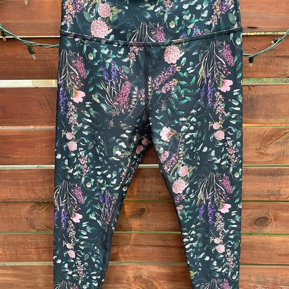 Beyond Yoga Floral Sports Bra and Leggings Set - Green and Purple - Picture 6 of 6